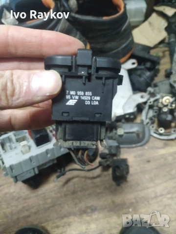 Бутони задни стъкла VW Sharan 1995 - 2000 , 7M0959855 , снимка 3 - Части - 53514184
