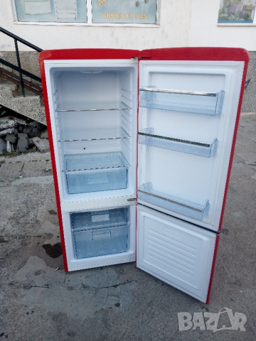 Луксозен червен хладилник ретро дизайн Amica 2 години гаранция!, снимка 8 - Хладилници - 44628773