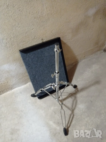 маса за перкусионни инструменти и други сценични атрибути, диджей,лаптоп и т.н., снимка 7 - Ударни инструменти - 52722305