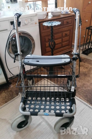 Проходилка за възрастни хора до 130 кг.Регулиране височината на дръжките. Спирачки на задните колела