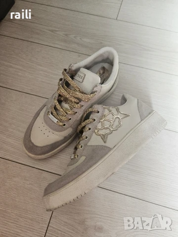 Обувки естествена кожа Guess, снимка 2 - Дамски ежедневни обувки - 51175079