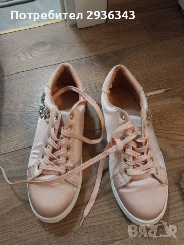 Спортни обувки, снимка 2 - Дамски ежедневни обувки - 53464992