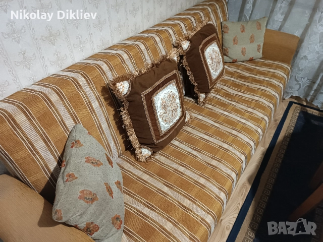 Удобен запазен мек диван за хол или кухня, Пловдив, Клик-клак, Бежаво кафяв, само 70 лв.!