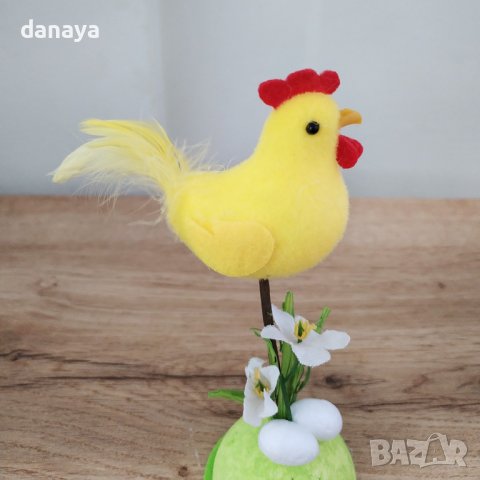 4509 Великденска украса Кокошка с яйчица в градинка, снимка 2 - Декорация за дома - 44412387