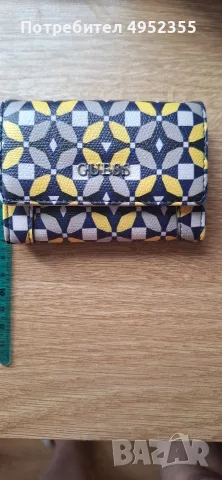 Чисто ново дамско портмоне GUESS