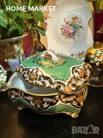 Circa 1908 “ Императорската кутия” невероятно красив и грандиозен съд , в зелено и злато, снимка 3 - Антикварни и старинни предмети - 52703092