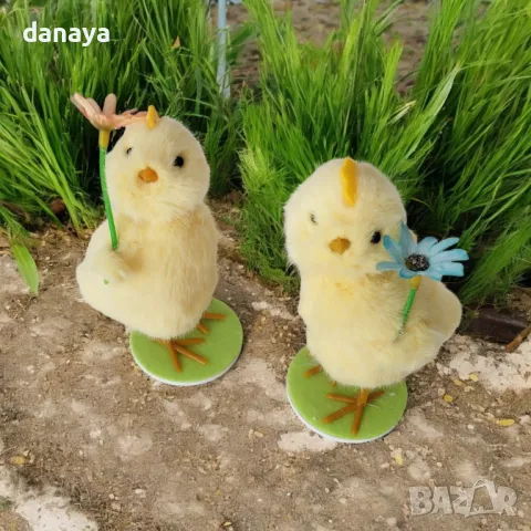 5700 Великденска декорация Пухкаво пиленце с цвете, 10 см