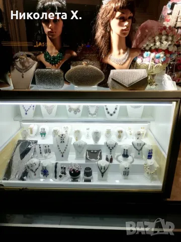 Луксозна витрина за магазин