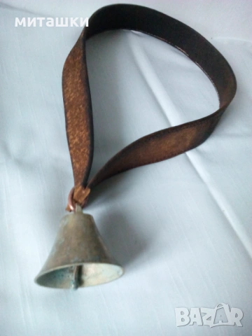 Стар бронзов чан с хомут