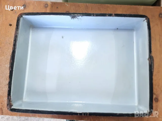 Голяма емайлирана тава с дръжки