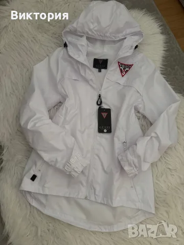 Дамска ветровка бяла Guess
