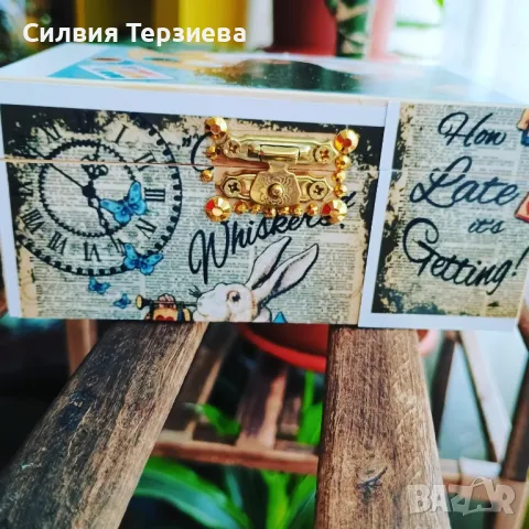 Ръчно изработена дървена кутия с вътрешна декорация , снимка 2 - Декорация за дома - 50347150