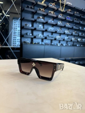 очила с черен обикновен калъф и ув защита prada louis vuitton , снимка 7 - Слънчеви и диоптрични очила - 51320448