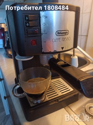 Кафемашина Делонги Тревизо с ръкохватка с крема диск, работи отлично и прави хубаво кафе с каймак , снимка 4 - Кафемашини - 41282075