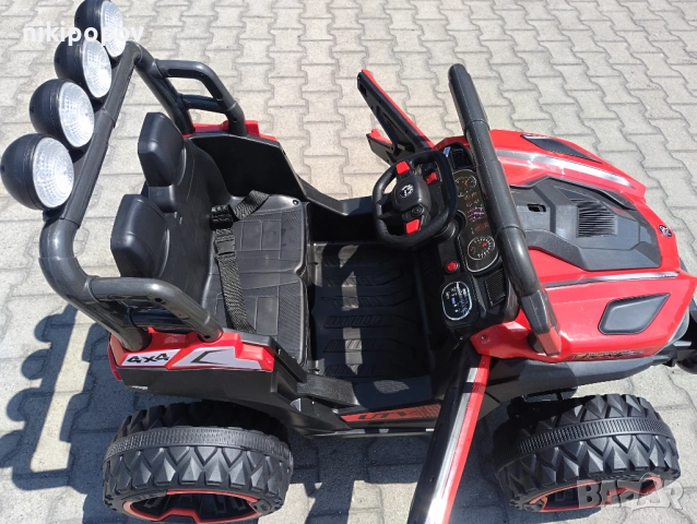 SAFARI двуместен акумулаторен джип JAKARTA 4x4 червен, снимка 5 - Детски велосипеди, триколки и коли - 53569417