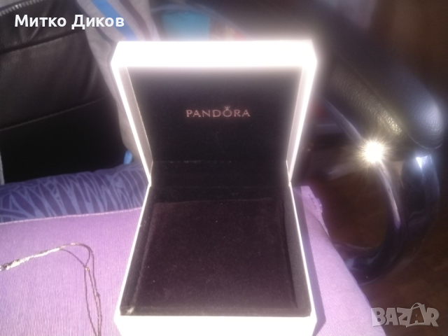 Пандора колие ново с кутия тройно, снимка 2 - Колиета, медальони, синджири - 44928325