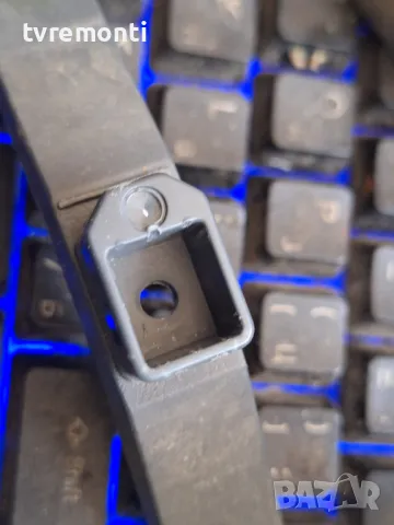 крачета оригинална стойка телевизор LG модел 28TN525V.-PZ, снимка 2 - Стойки, 3D очила, аксесоари - 50032018