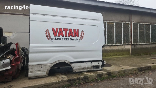 Задна лява страница за Ford Transit след 2016