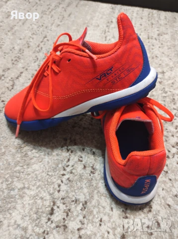 Детски стоножки за футбол Decathlon/Декатлон размер 35 , 23 см.