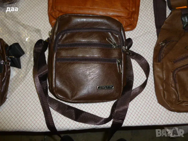 продавам компактна кожена чанта през рамо, снимка 5 - Чанти - 49009795