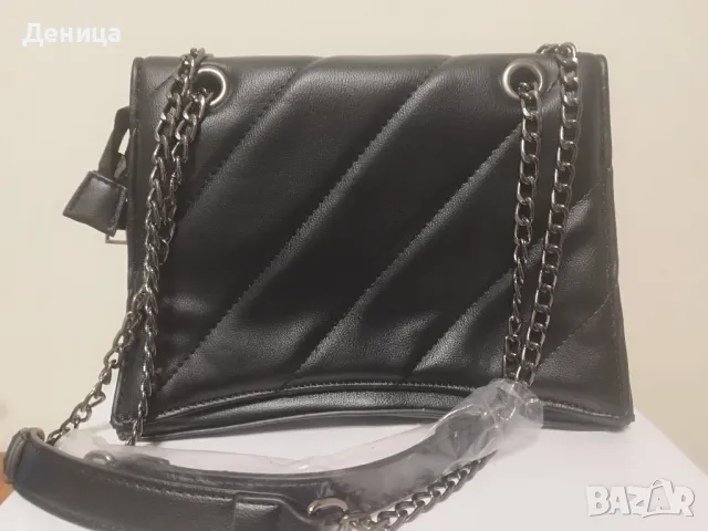 Черна чанта с регулираща дръжка , снимка 2 - Чанти - 48592018