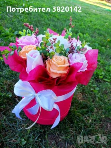 Подаръчна кутия с ароматни сапунени цветя 