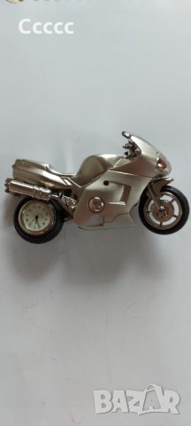 Кварцов часовник  ,мотор