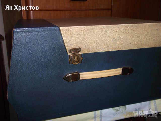 Уникален, работещ ретро грамофон, снимка 2 - Антикварни и старинни предмети - 39426201