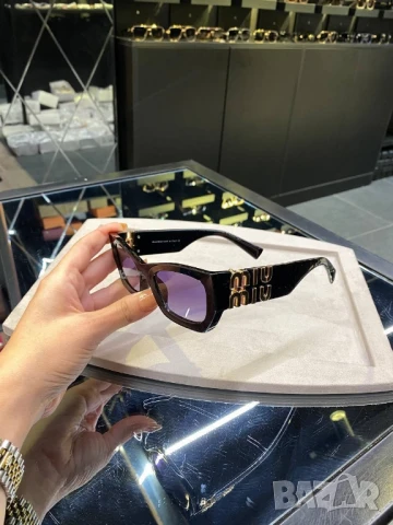 очила с черен обикновен калъф и ув защита miu miu , снимка 2 - Слънчеви и диоптрични очила - 51395037