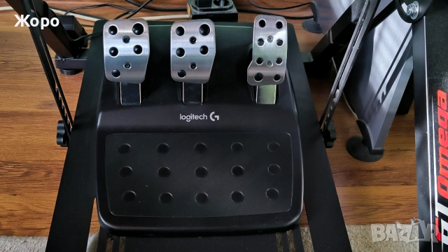 Волан с педали, скоростен лост и стойка Logitech G29, снимка 5 - Джойстици и геймпадове - 53402875