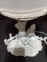 Красива бяла фигурална старинна лампа с абажур, снимка 3