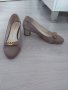 Дамски обувки с дебел ток , снимка 1 - Дамски обувки на ток - 41825110