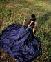 Официална сатенена плисирана дълга рокля в тъмносиньо, снимка 1 - Рокли - 42102750
