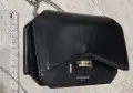 Оригинална Givenchy черна кожена чанта с верига и сребърна закопчалка – Made in Italy, снимка 2