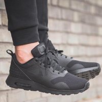 оригинални маратонки   NIKE AIR MAX TAVAS ALL BLACK  номер 46 , снимка 2 - Маратонки - 41046884