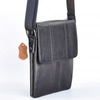 Мъжка кожена чанта с капак от телешки бокс черно и кафяво ( тик )., снимка 2 - Чанти - 34882536