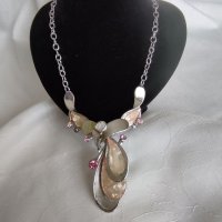 Колие с естествен розов седеф и кристали, снимка 4 - Колиета, медальони, синджири - 40873008