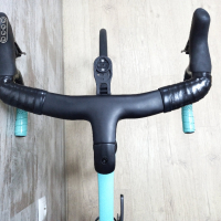 Карбонов шосеен велосипед Bianchi Oltre XR4 Disc Ultegra Di2 12 Fulcrum , снимка 8 - Велосипеди - 44825253