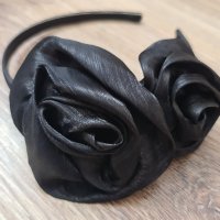 Красива диадема с две рози в черен цвят, снимка 9 - Аксесоари за коса - 35758612