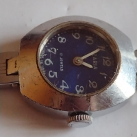 Стар часовник ръчен дамски с верижка ЗАРЯ 17 камъка за колекция - 26521, снимка 3 - Антикварни и старинни предмети - 36177299