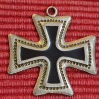 Стар емайлиран кръст. , снимка 1 - Колиета, медальони, синджири - 35978548