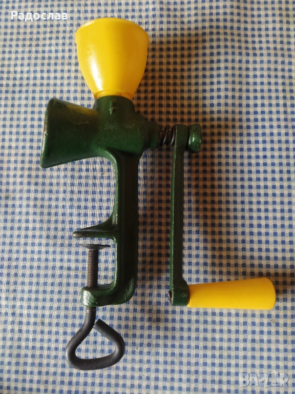 Стара метална мелничка за кафе или подправки , снимка 1