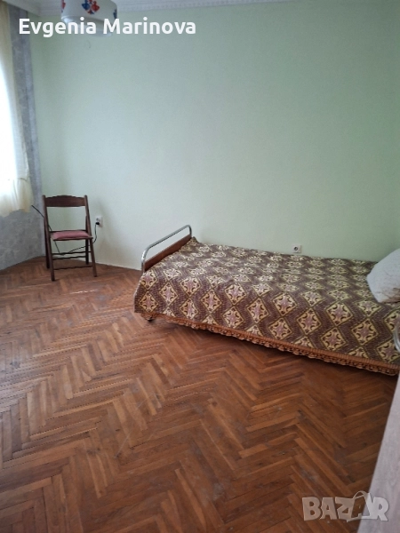 продавам тристаен,обзаведен,тухла,парно,, снимка 1