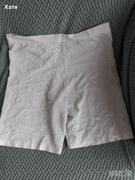 Оформящ клин Triumph, снимка 1