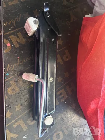 крик за мерцедес нов неизползван оригинален за лек автомобил, снимка 2 - Части - 50369647