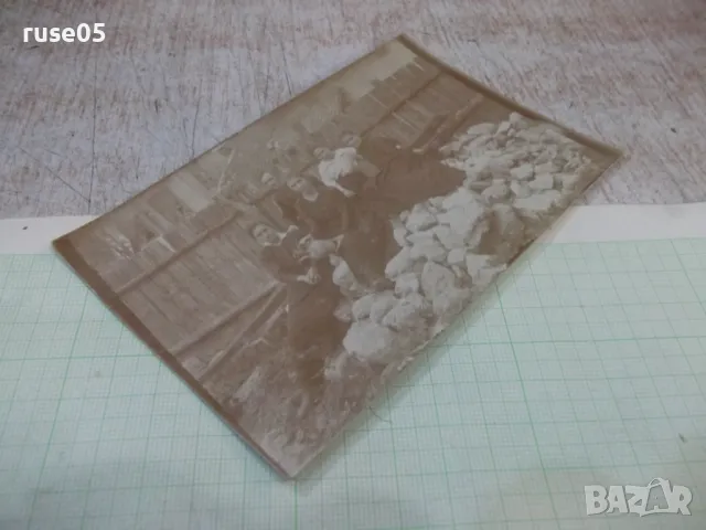 Снимка стара на пет жени със стомна пред ограда, снимка 3 - Колекции - 47994334