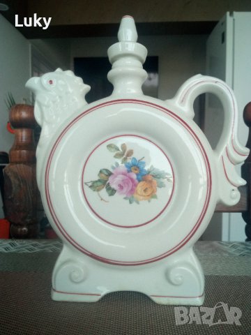 Продавам старо и красиво , бардуче за ракия-1957 година.Маркировка.Порцелан.