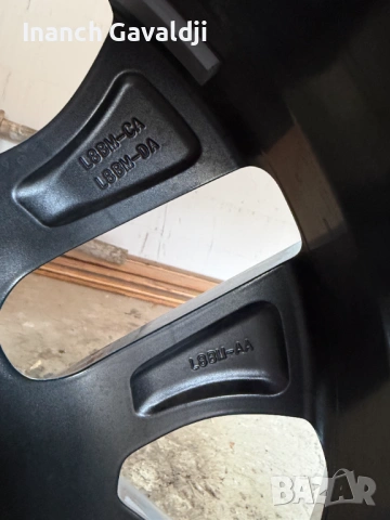 Комплект оригинални джанти и гуми за Land Rover Defender 110, снимка 8 - Гуми и джанти - 53395773