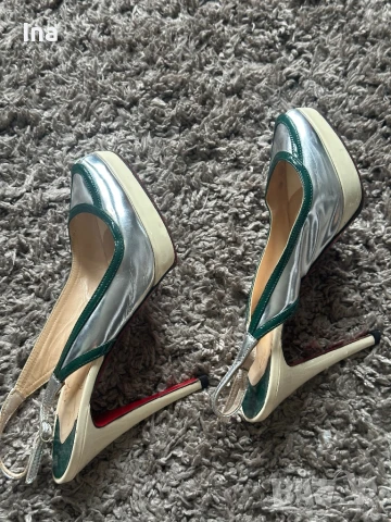 Обувки Christian Louboutin, снимка 4 - Дамски обувки на ток - 50854465