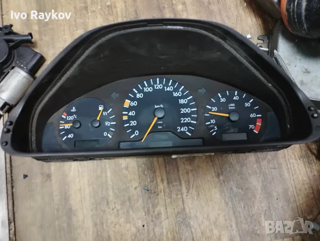 Километраж за Мерцедес Mercedes-benz W210 , 2105401147